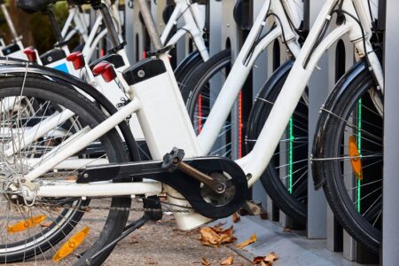 E-Bike Fahrräder Stadt